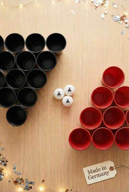 Party Becher Set Made in Germany - 22 extra stabile und nachhaltige Hartplastik Becher 450ml Spülmaschinengeeignet und Wiederverwendbar (Rot/Schwarz)